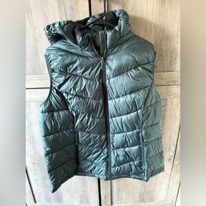 Charter Blu Green Puffer Vest with Hood 1X new without tags